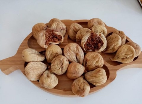 تصویر 1 از انجیر خشک آفتابی طعم فوق العاده و کیفیت بالا
