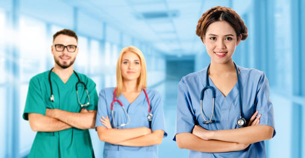 تصویر 2 از سفارش لباس پرستار اورژانس از تامین کننده دست اول