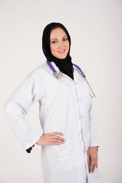 انواع لباس پزشک زنانه + شرایط فوق العاده