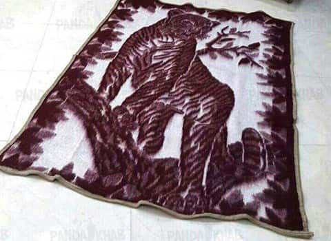 تصویر 2 از پتو پلنگی قدیمی با کیفیت بالا