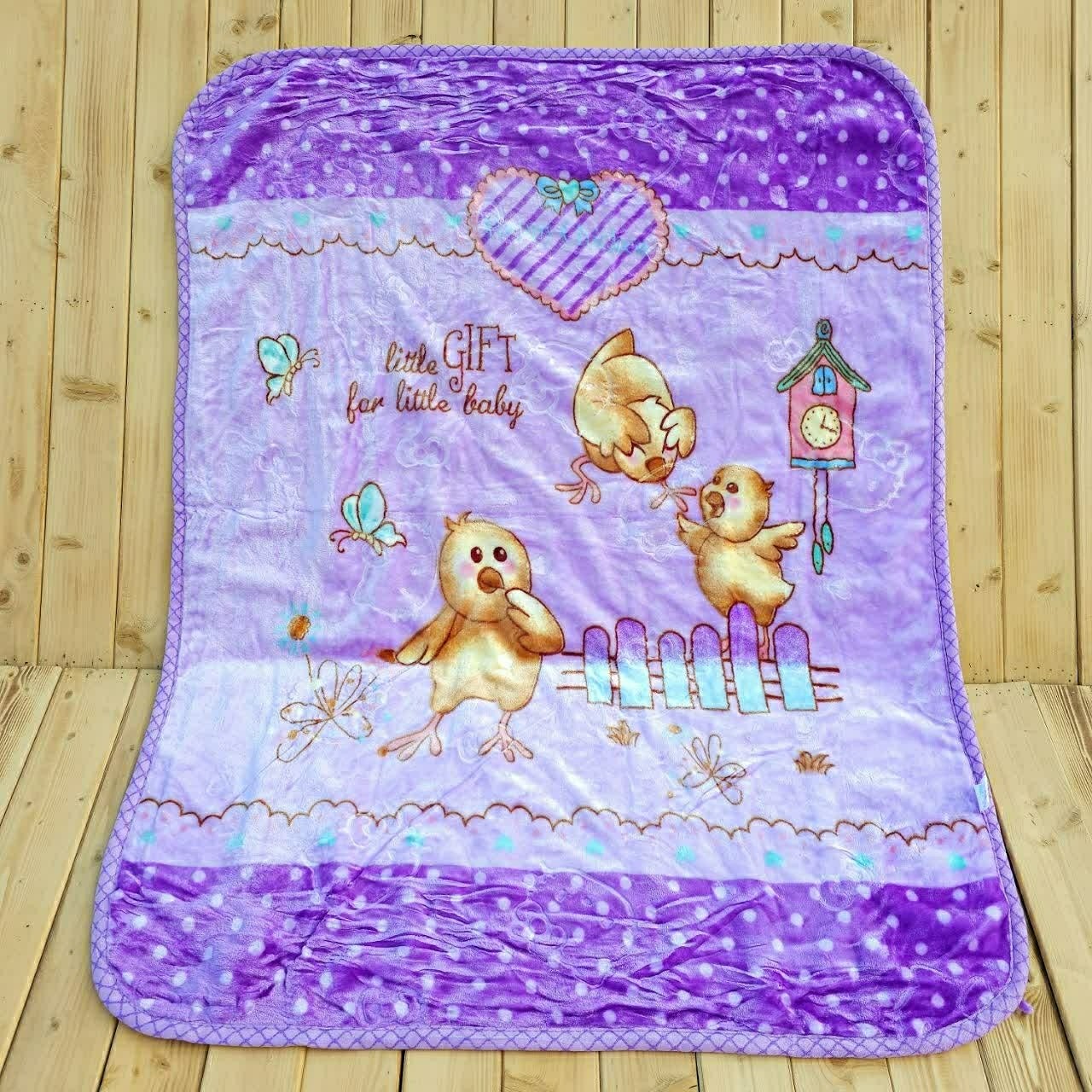 تصویر 2 از پتو جوجه ای مناسب مهدکودک‌ ها با الیاف لطیف و امن