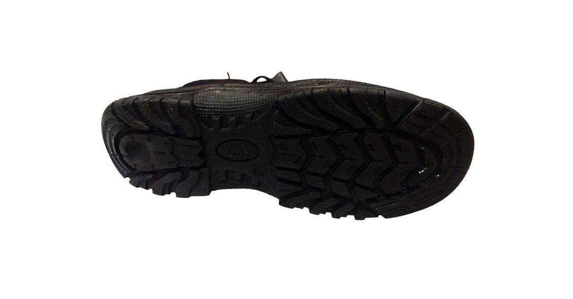 تصویر 2 از امنیت کامل در برابر جریان با کفش ایمنی آیاک تبریز