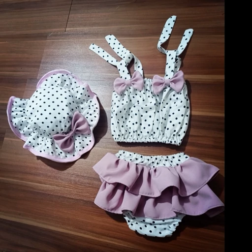 تصویر 1 از ست سه تیکه نیم تنه وشورت وکلاه