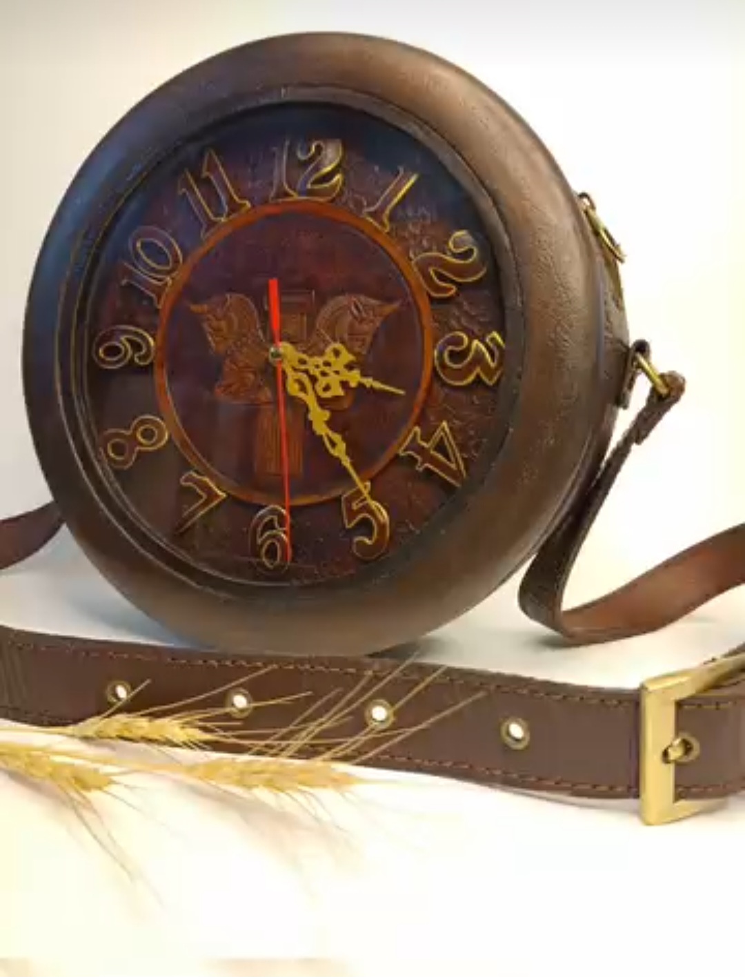 کیف دوشی زنانه چرم دستدوز مدل ساعت در فروش ویژه