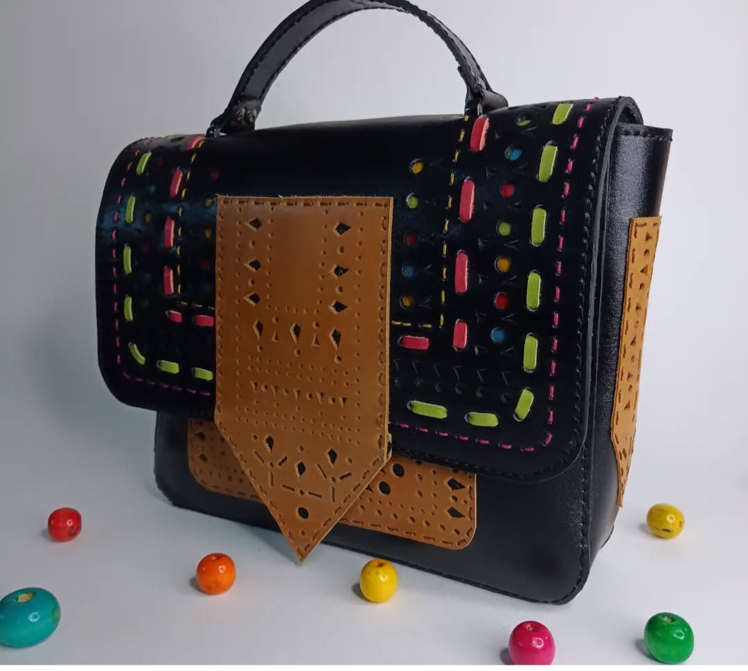 کیف دستی زنانه طرح خونه رنگی چرم دستدوز