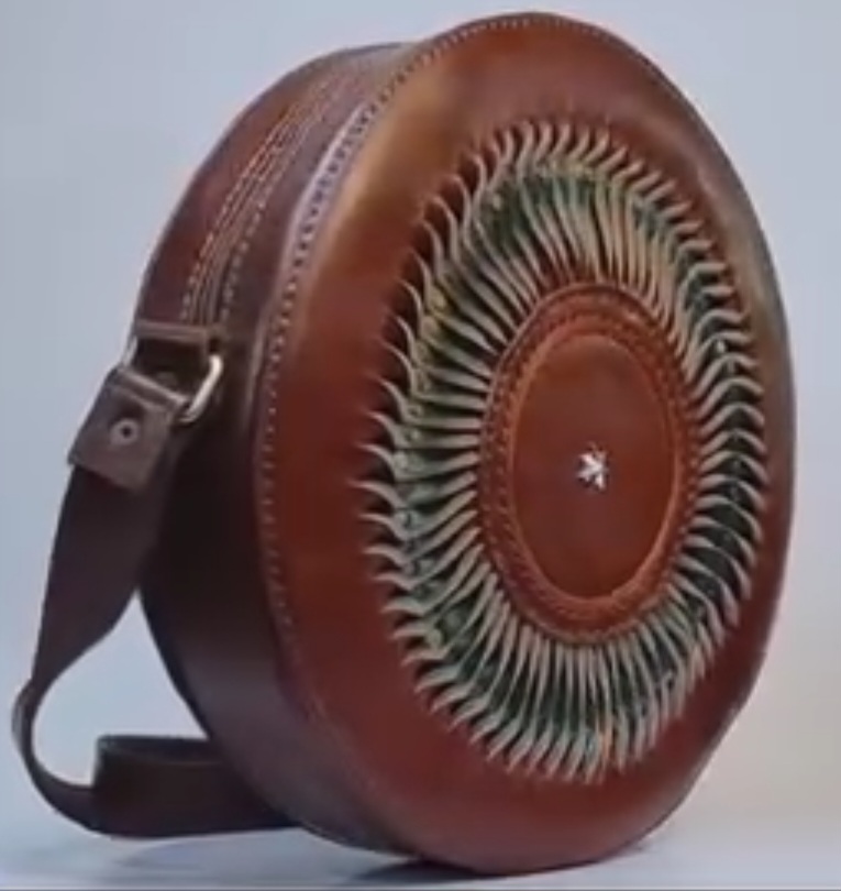 کیف دوشی زنانه چرم دستدوز وپرفروش