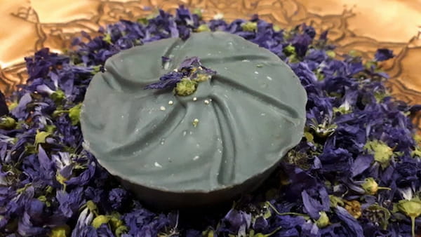 تصویر 1 از صابون دست ساز صابون ذغال و پنیرک مناسب پوست چرب