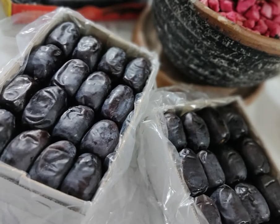 تصویر 3 از قیمت خرما مضافتی جیرفت عبرآباد بهترین کیفیت صادرات به کشور افغانستان و پاکستان