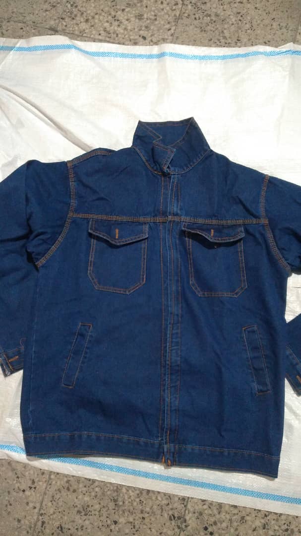 تصویر 4 از خرید لباس کار در اصفهان در انواع مختلف تیشرت کار و لباس کار زمستانی و کاپشن کار زمستانی و بادگیر