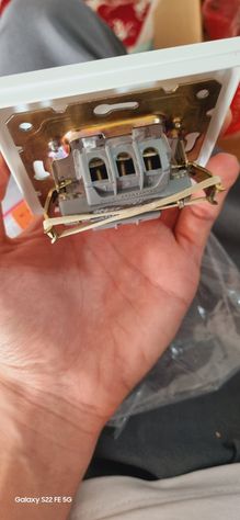 تصویر 2 از انواع کلید سه پل در کیفیت های مختلف