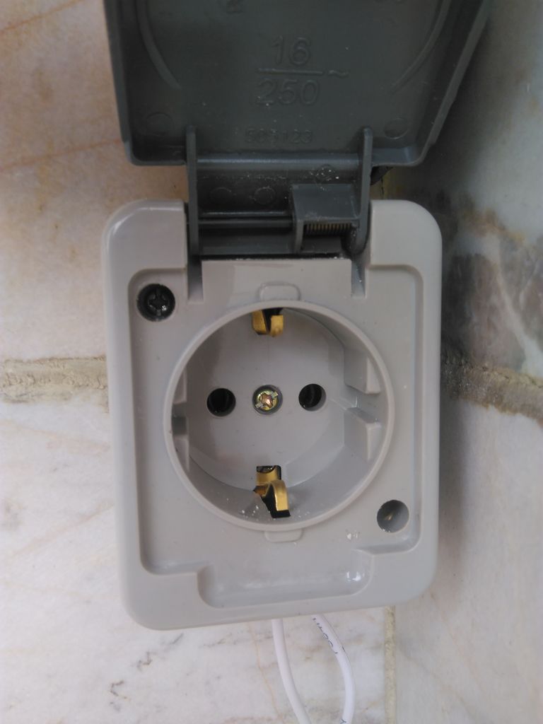 تصویر 2 از کلید و پریز صنعتی روکار با کیفیت بالا