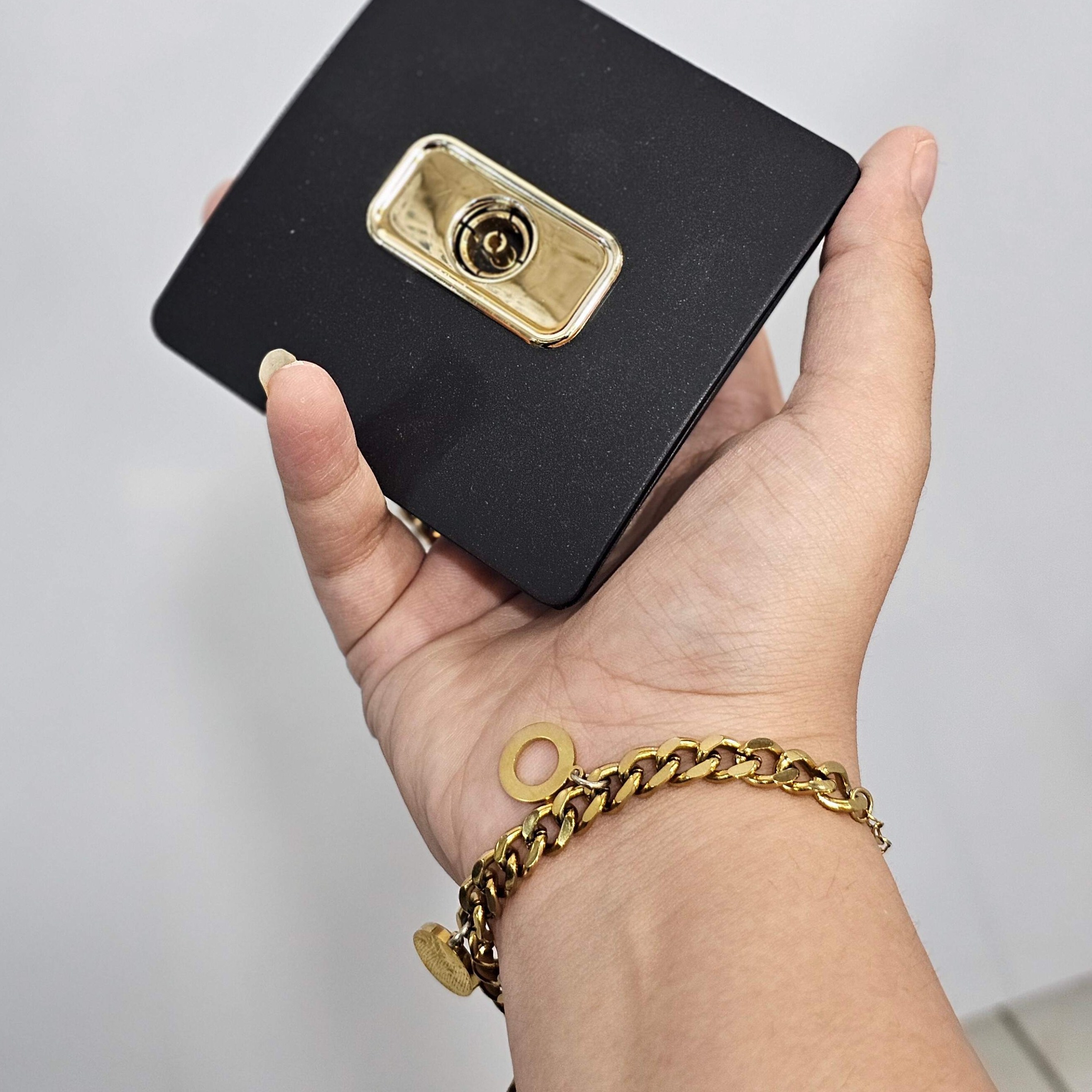 تصویر 2 از کلید و پریز مدل کریستال رنگی با عمر طولانی