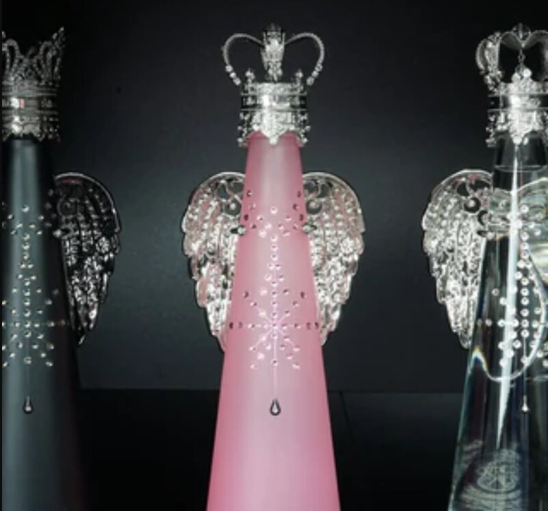 تصویر 2 از آب معدنی خارجی بی نظیری و اقتصادی