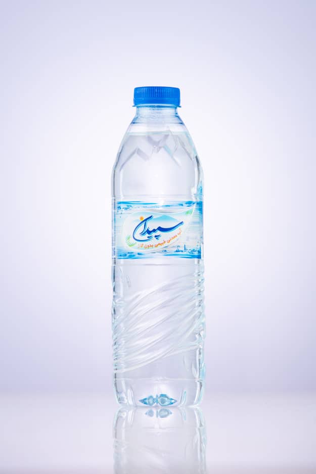 تصویر 3 از آب معدنی قمقمه ای بهترین همراه در سفر