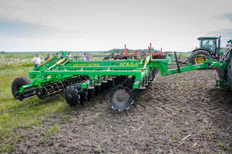 تصویر 1 از گاوآهن خیش مجهز به سیستم هدایت پیشرفته