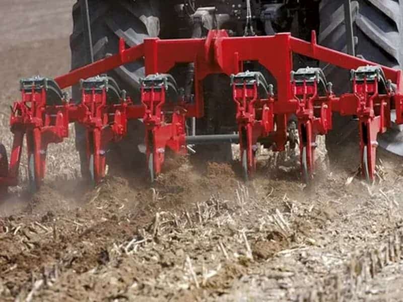 تصویر 2 از گاوآهن همدان طراحی شده برای کاربری متنوع در مزارع