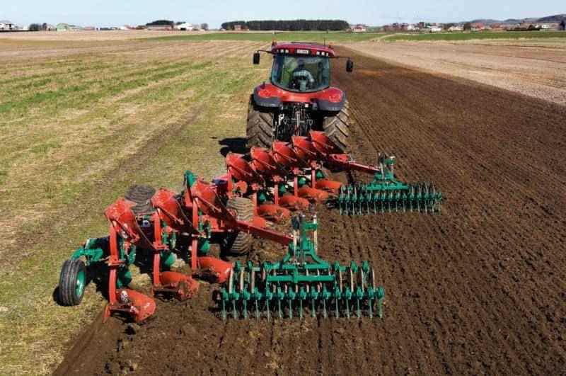 تصویر 4 از گاو آهن برگردان دار ساخته شده برای کارکرد یکنواخت