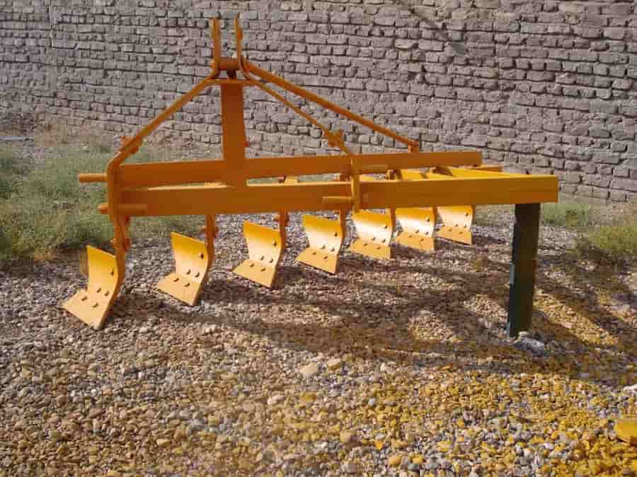گاو آهن قدیم با طراحی سنتی مناسب بازدهی یکنواخت خاک