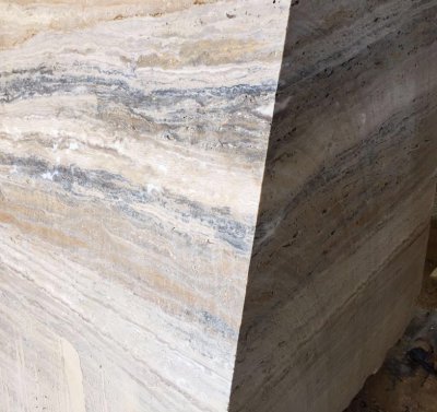 تصویر 3 از سنگ تراورتن ارس در شکل دهی فضاهای داخلی و بیرونی