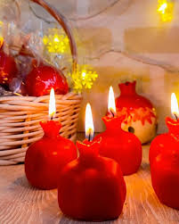 تصویر 4 از شمع شب یلدا با رنگ‌ های فانتزی و متنوع