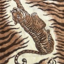 تصویر 4 از پتو پلنگی قدیمی سبک و فوق العاده نرم