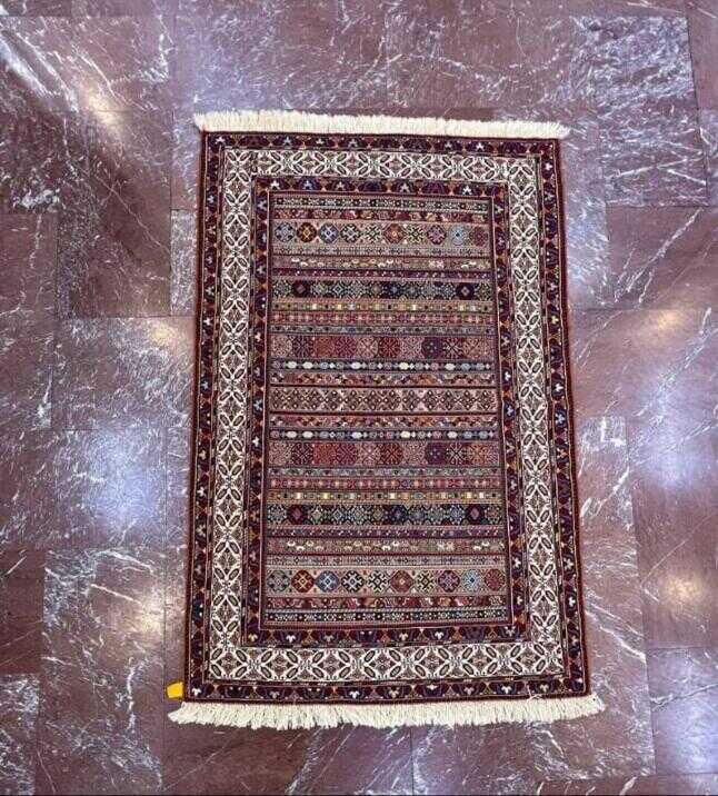 تصویر 1 از گلیم دست بافت سیرجان طرح شیرکی پیچ