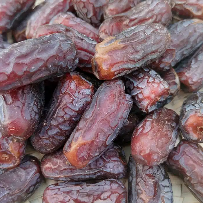 تصویر 2 از خرما پیارم درجه یک داخلی صادراتی بسته بندی لوکس