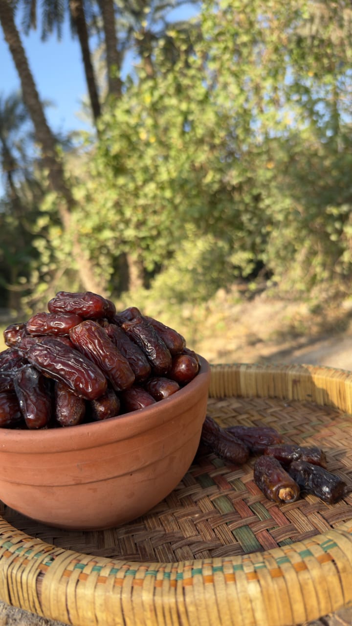 تصویر 1 از خرما پیارم درجه یک داخلی صادراتی بسته بندی لوکس