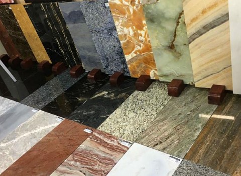 تصویر 2 از سنگ مرمریت بلک رویال با رنگ تیره و جلوه سلطنتی