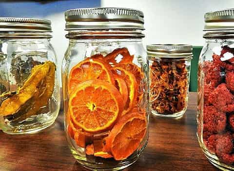 تصویر 3 از میوه خشک میکس شیشه‌ ای با بسته‌ بندی کاربردی و جمع‌ و جور