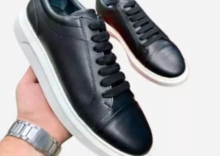 کفش چرم اصل مردانه ساخته شده با چرم طبیعی و طراحی ویژه