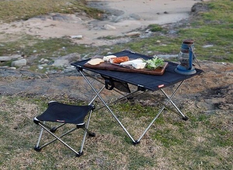 صندلی مسافرتی کم جا با ساختار جمع‌ شونده و حمل راحت