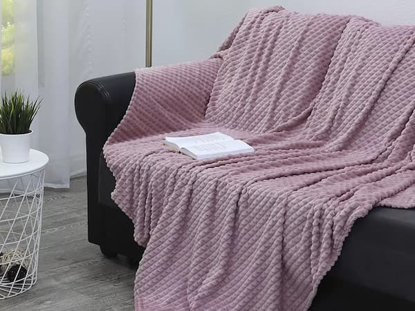 تصویر 2 از شال مبلی رشت با بافت ظریف و طراحی شیک