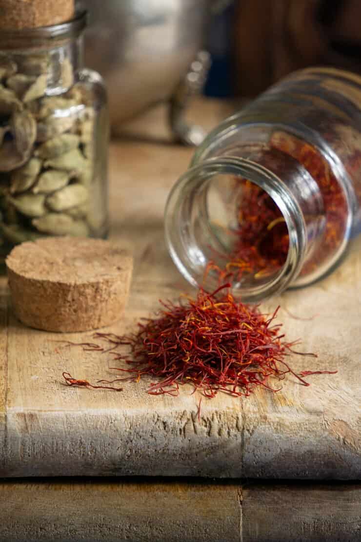 تصویر 2 از نرخ روز زعفران نگین امسالی قهرمان اکسپورت + از تولید به مصرف