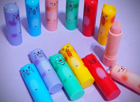 وازلین لب فانتزی مراقب عمقی پوست لب