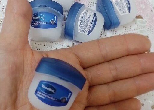 تصویر 1 از وازلین کوچک بهترین همراه کیف لوازم آرایش