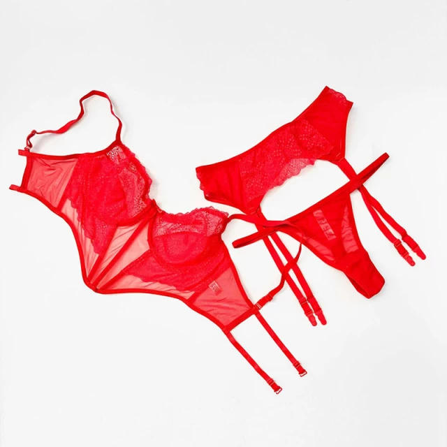 تصویر 4 از ست لباس زیر زنانه  مدل فانتزی 3 تکه توری به همراه بند جوراب