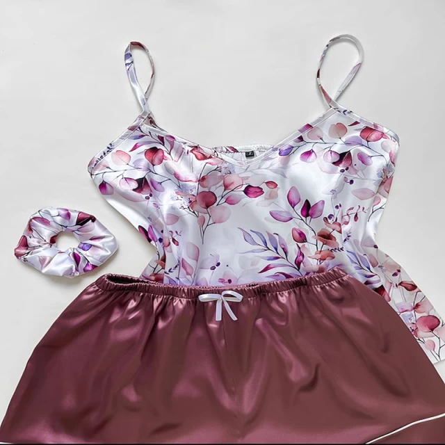 تصویر 4 از تاپ شورتک زنانه مدل ساتن ابریشم به همراه اسکرانچی مو