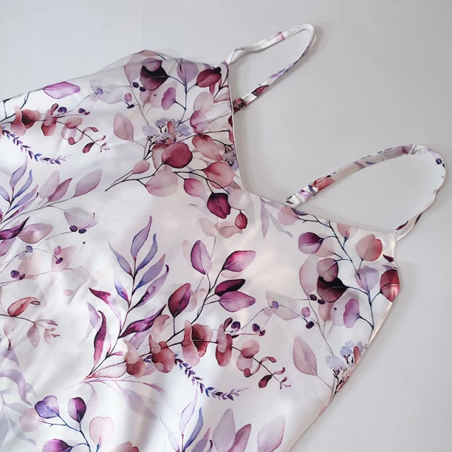 تصویر 1 از ست روبدوشامبر و پیراهن خواب زنانه مدل ساتن ابریشم بهمراه چشم بند و کش مو