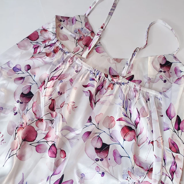 تصویر 2 از ست روبدوشامبر و پیراهن خواب زنانه مدل ساتن ابریشم بهمراه چشم بند و کش مو