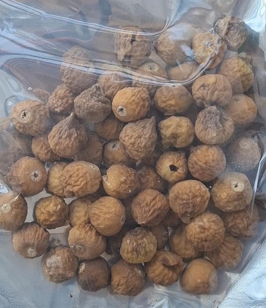 فروش انجیر خشک A رنگ لاکی