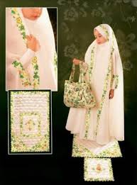 تصویر 1 از جانماز و چادر دخترانه با پارچه‌ ای مرغوب و نقش‌ های فاخر