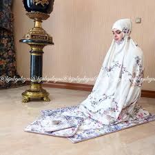 تصویر 4 از جانماز و چادر جشن تکلیف خاطره ای ماندگار برای آغاز عبادت