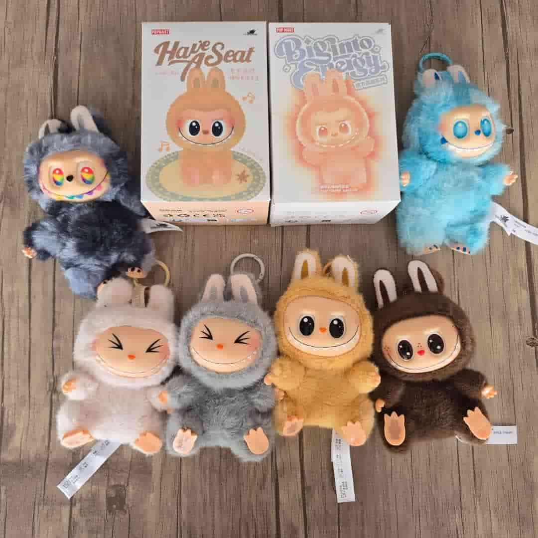 تصویر 3 از عروسک لبوبو با ظاهر بامزه و لبخند دلنشین