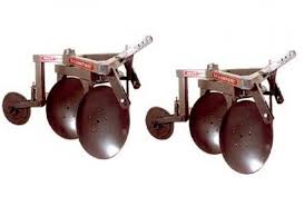 تصویر 3 از گاوآهن گوهر صنعت با پره های ژرفبر برای دگرچینی لایه های کم خاک