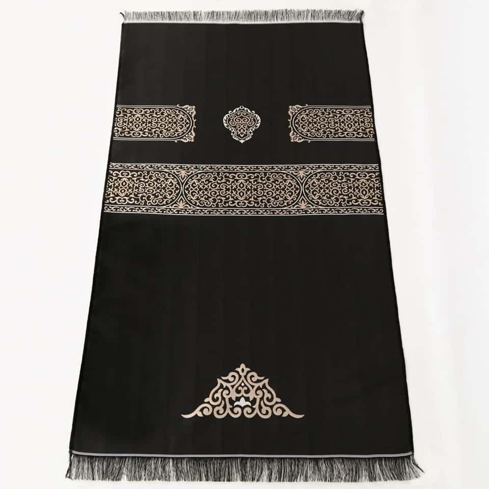 تصویر 1 از سجاده مخمل سه‌ بعدی با طراحی برجسته و رنگ‌ های عمیق