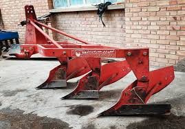 تصویر 2 از گاوآهن حاج قربان مناسب خاک‌ های متراکم با امکان تنظیم عمق و زاویه شخم