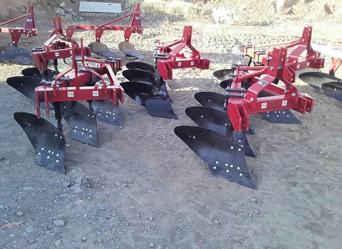 تصویر 1 از گاو آهن تراکتور فرگوسن مناسب شخم عمیق و اصلاح خاک باغ و مزرعه