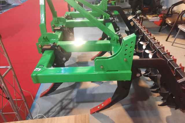 تصویر 3 از گاوآهن پایه کوتاه با طراحی جمع و جور برای زمین های کوچک و مسیر های محدود