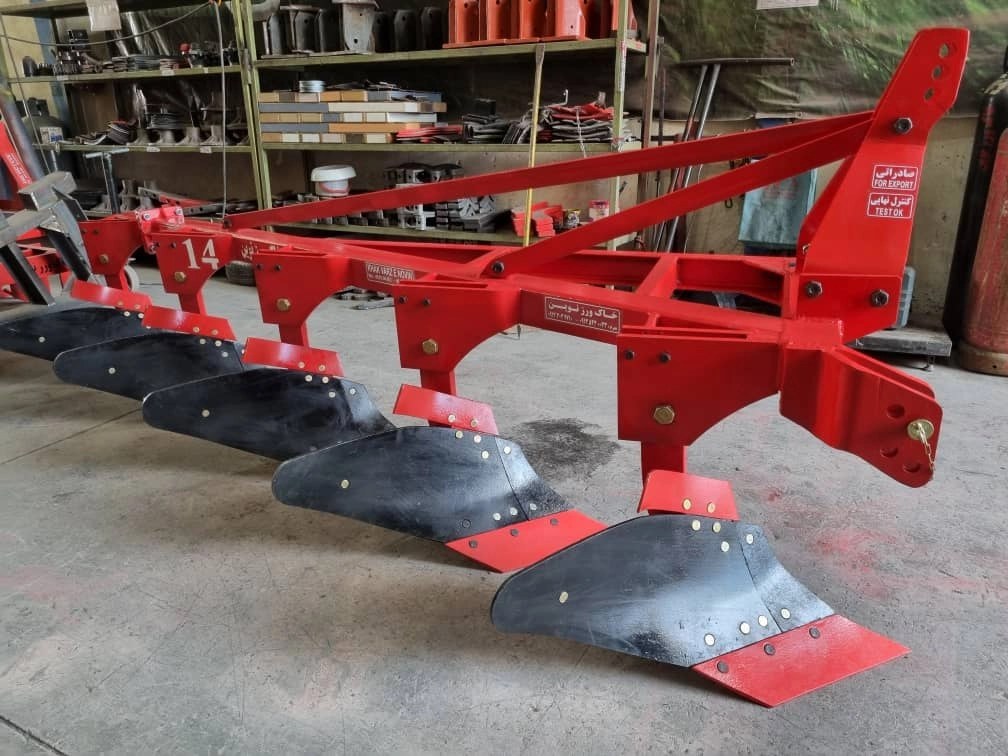 تصویر 1 از گاوآهن پنج خیش محمد زاده با شاسی تقویت شده و تیغه های قابل تنظیم برای زمین های نا هموار